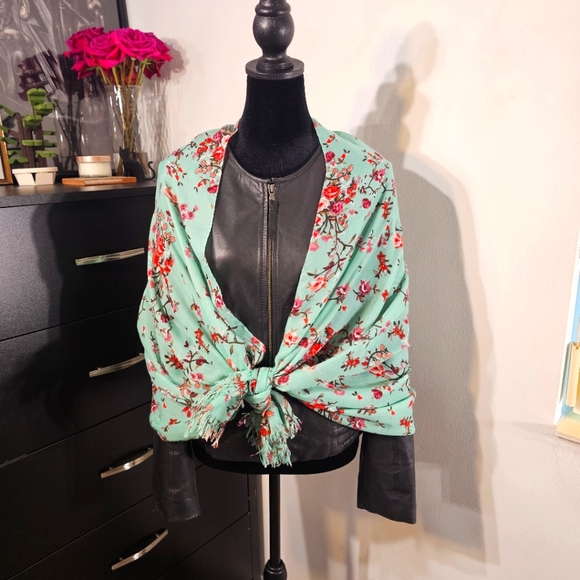 Teal and pink Arizona Ice Tea (unauthentic) cherry blossom light summer scarf. - Picture 5 of 9